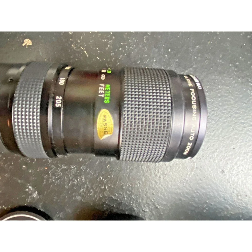 Vivitar 75-205mm f3.8 Telephoto Zoom Lens Canon FD Kiron Made w Hood Case